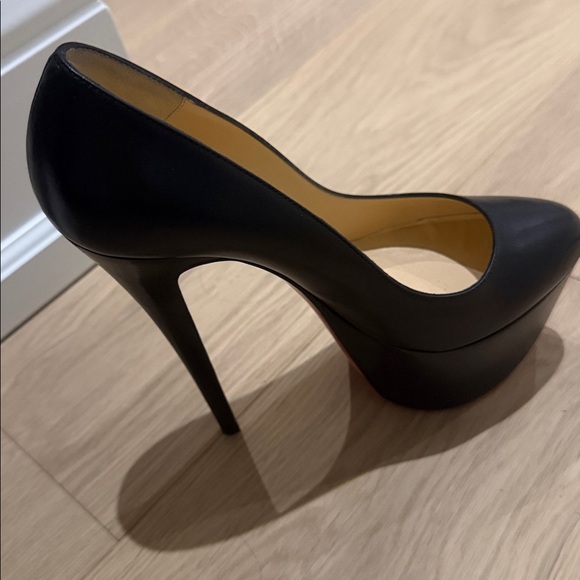 Christian Louboutin authentic platform heel - Picture 9 of 9